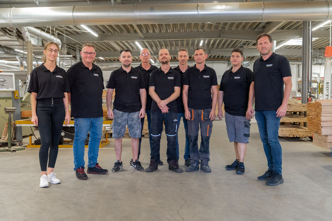 Team von Drews Holztechnik in der Werkstatt